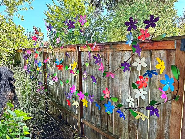 Fence of 100 Flowers